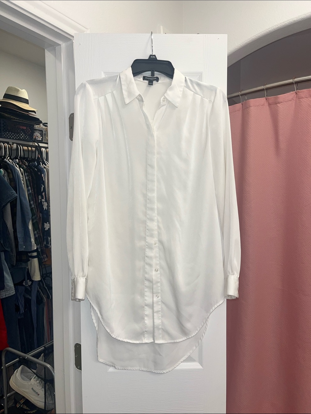 White Button-Down Long Sleeve Blouse